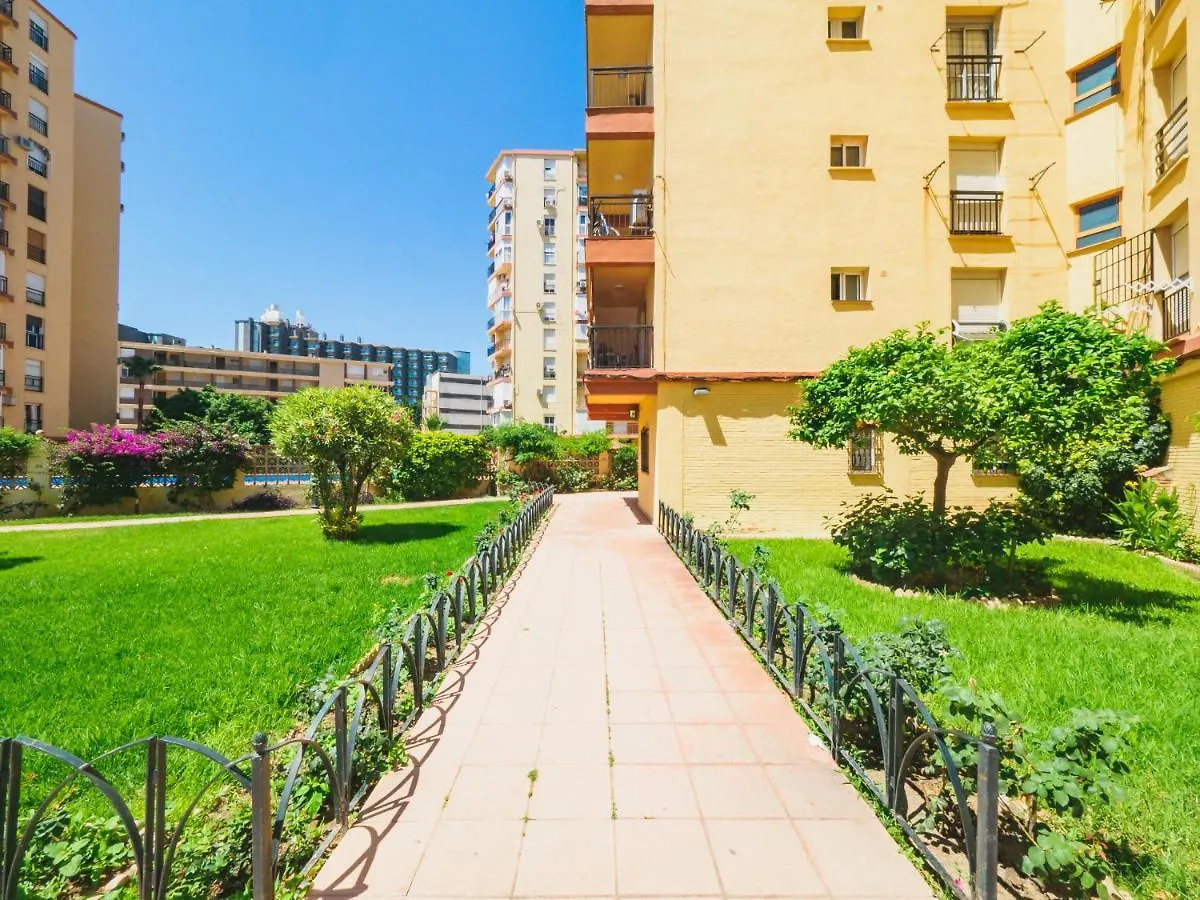 Cubo'S Apartment Tower Of London Torremolinos