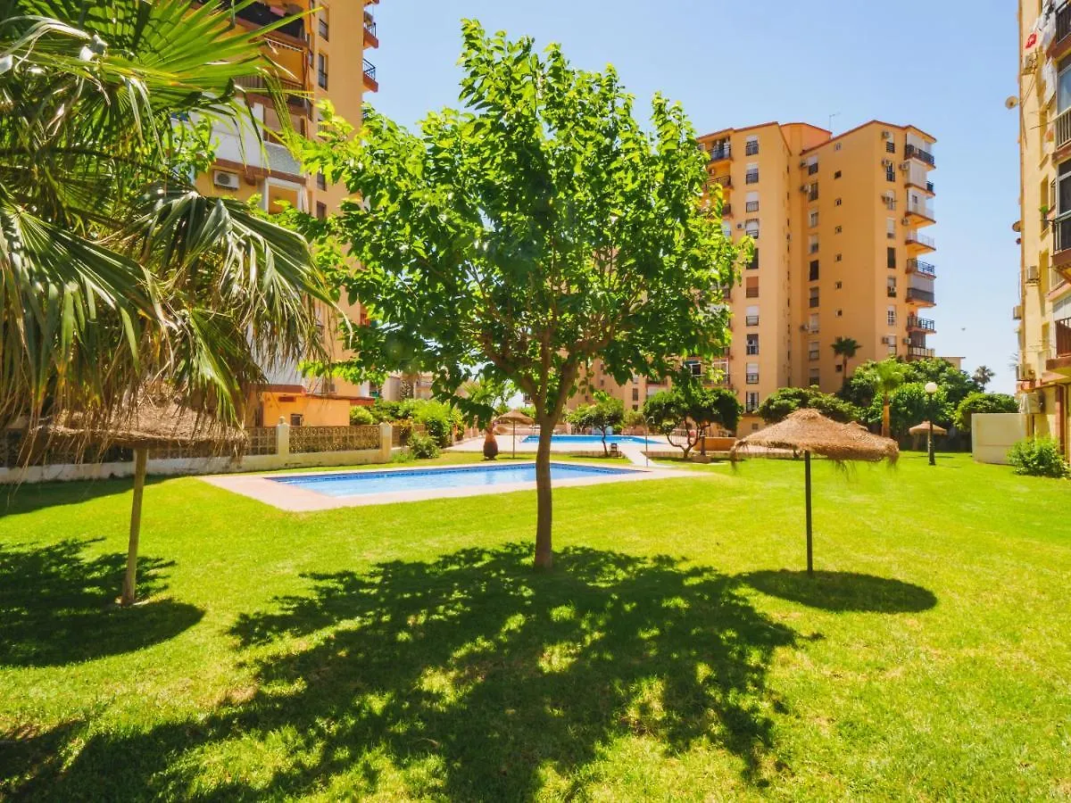 Cubo'S Apartment Tower Of London Torremolinos