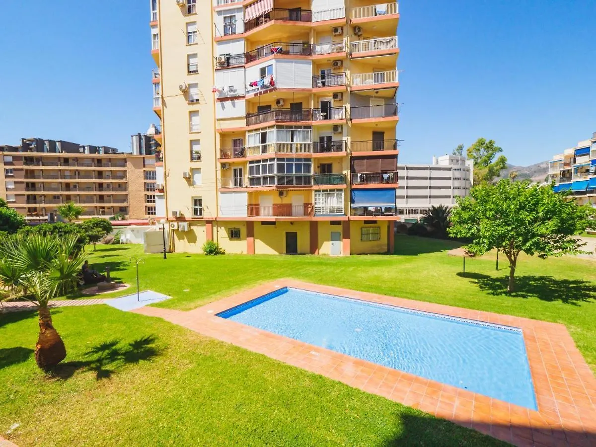 Cubo'S Apartment Tower Of London Torremolinos