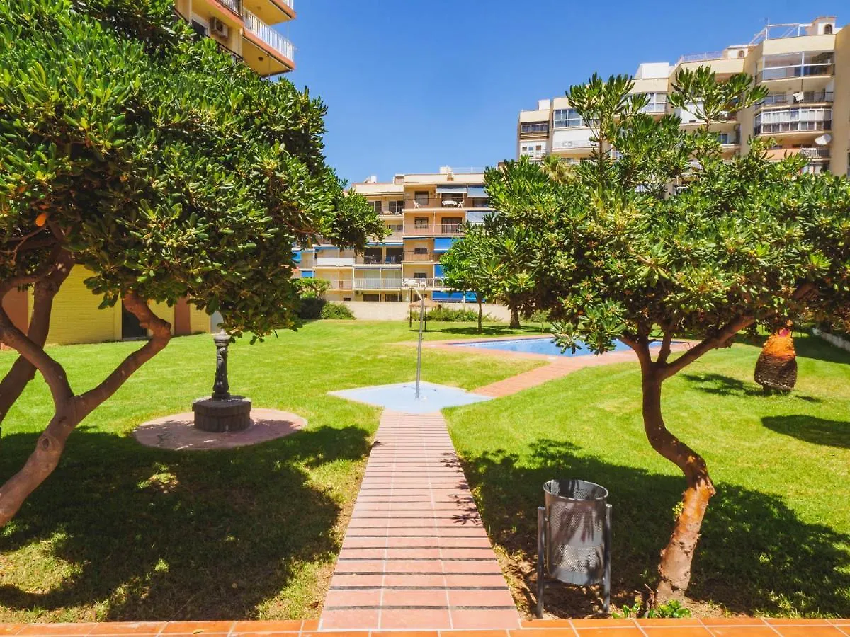 Cubo'S Apartment Tower Of London Torremolinos Spain