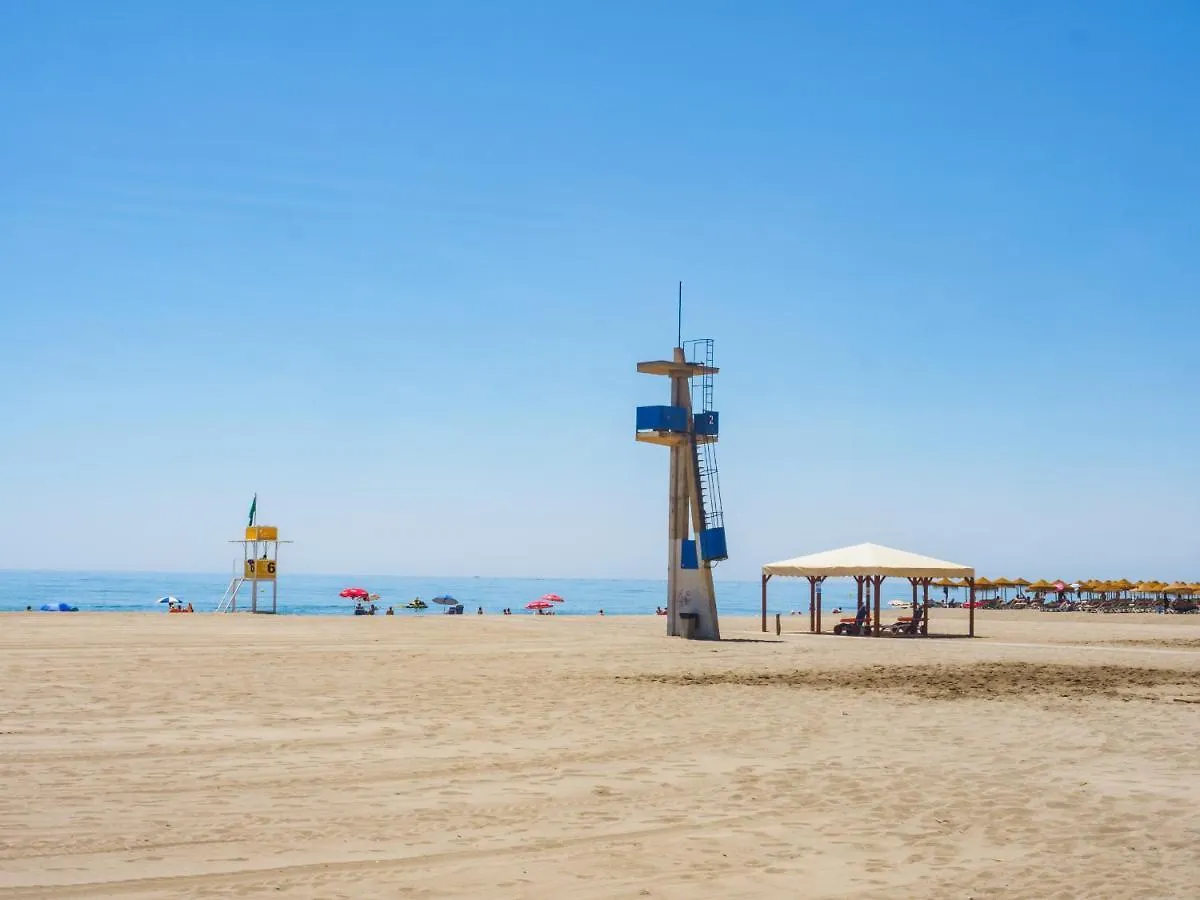 Cubo'S Apartment Tower Of London Torremolinos