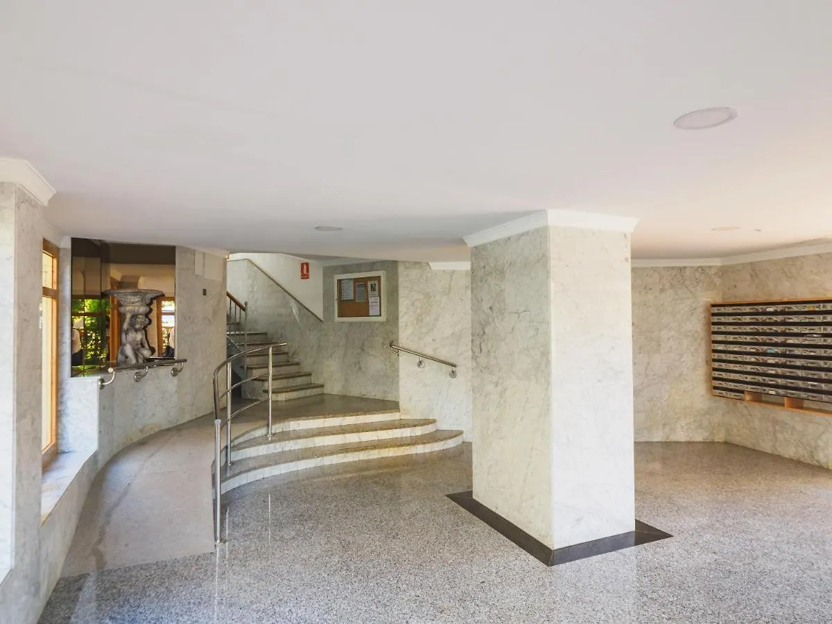 Cubo'S Apartment Tower Of London Torremolinos