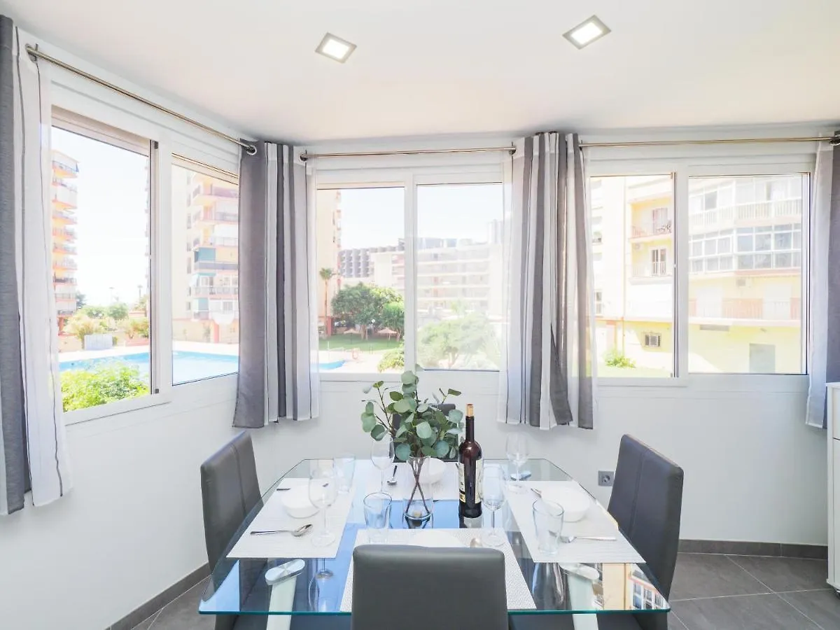 Cubo'S Apartment Tower Of London Torremolinos 0*,