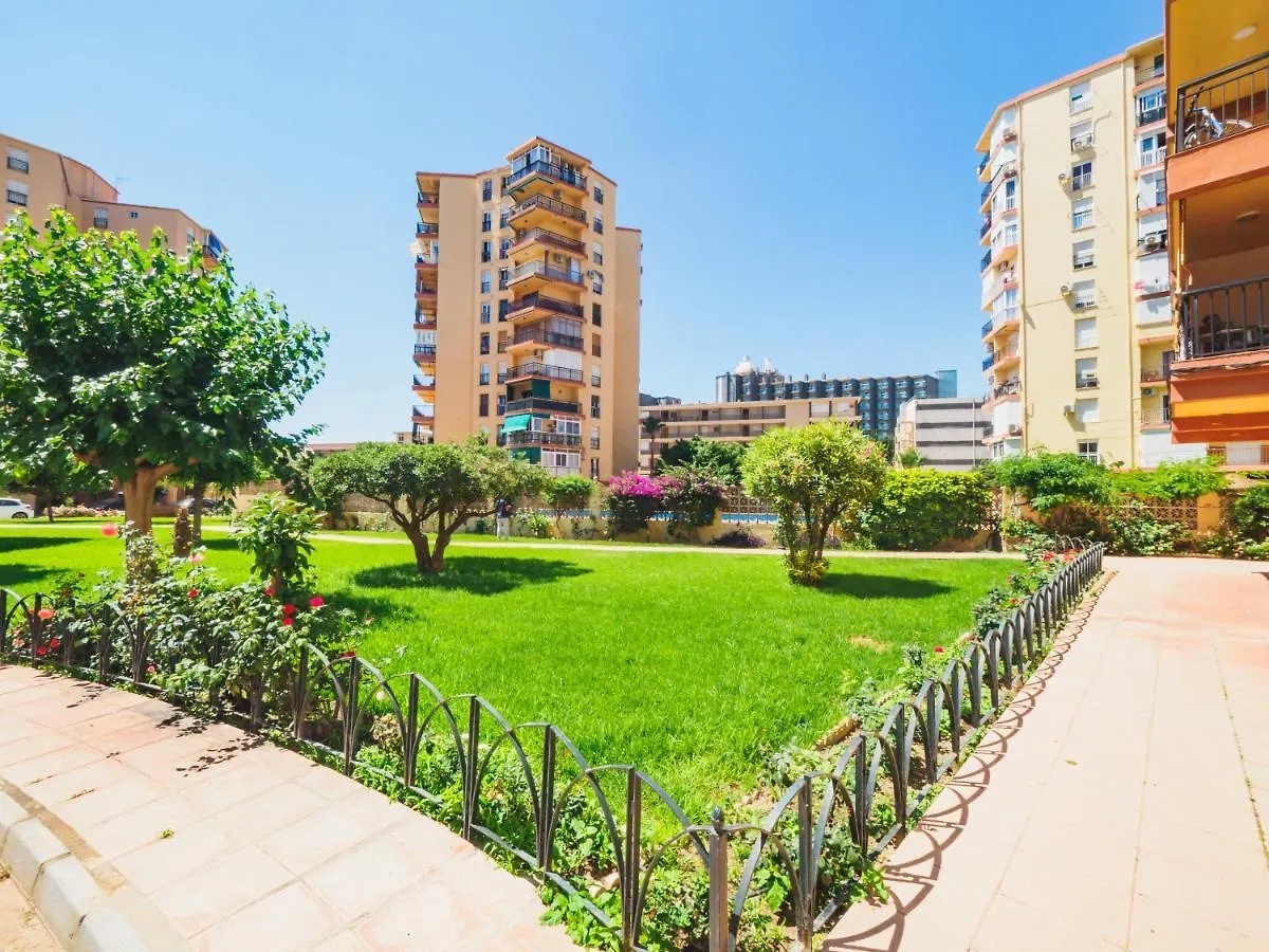 Cubo'S Apartment Tower Of London Torremolinos