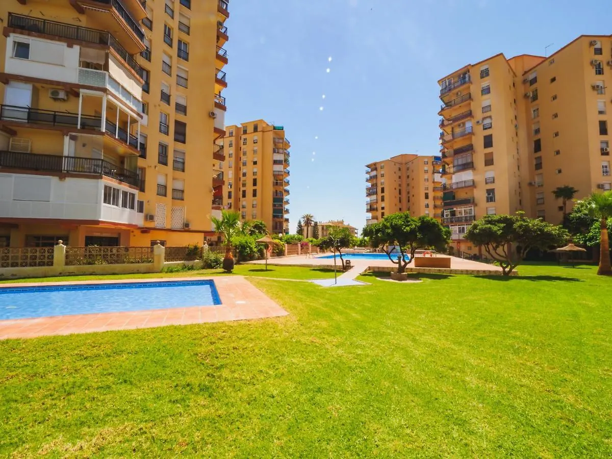 Cubo'S Apartment Tower Of London Torremolinos